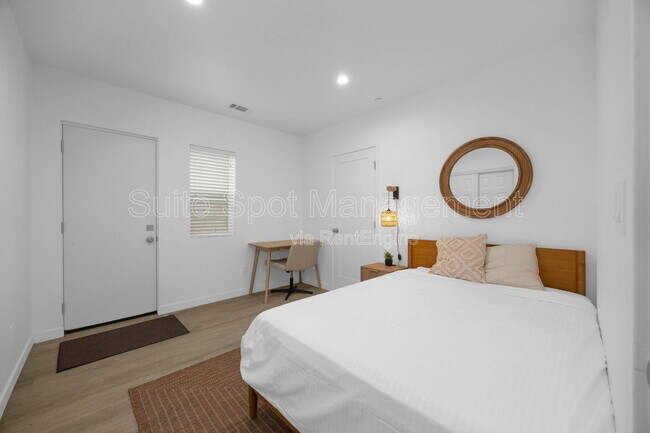 Foto del edificio - 308 N Catalina Ave