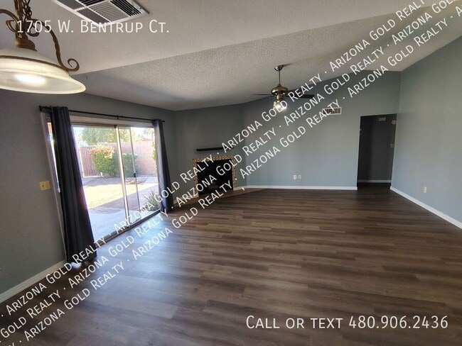 Building Photo - 1705 W Bentrup Ct