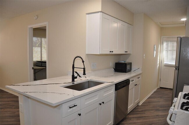 Foto del edificio - 804 Osage Dr