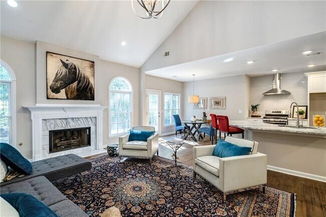 Foto del edificio - 1175 Windhaven Dr