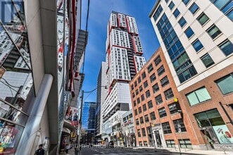 Building Photo - 318 Richmond St W