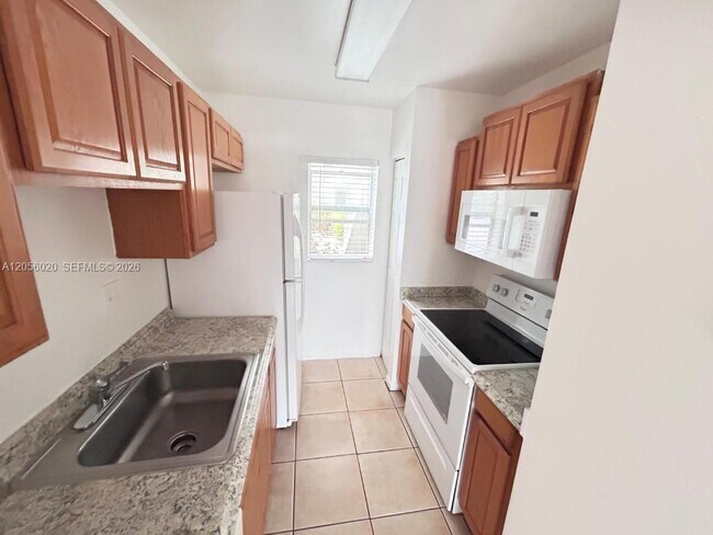 Foto del edificio - 3212 Coral Ridge Dr
