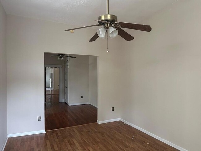 Building Photo - 844 Roosevelt Pl