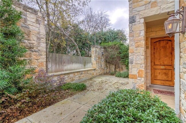 Building Photo - 1209 Haven Ln