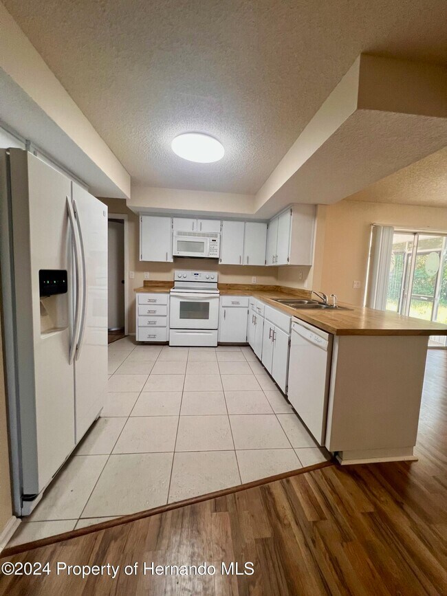 Building Photo - 9184 Lavina Ln