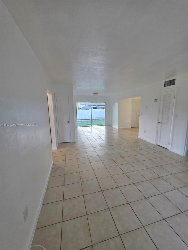 Foto del edificio - 18655 SW 100th Ave