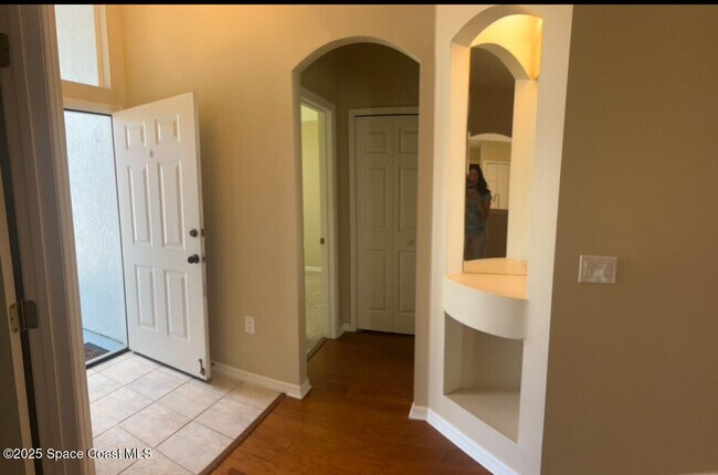 Building Photo - 2324 Addington Cir