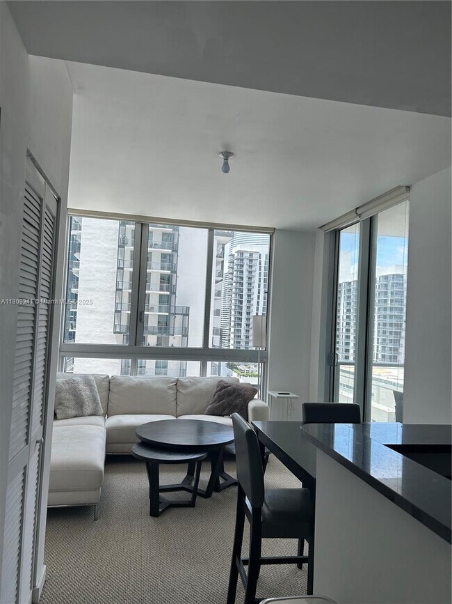 Building Photo - 300 S Biscayne Blvd