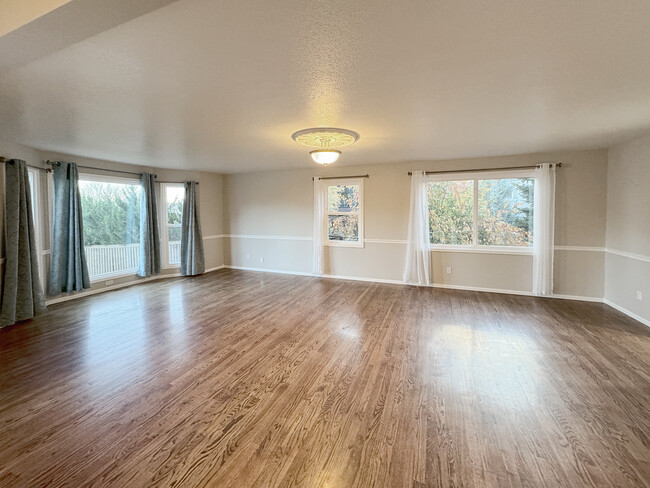 Formal Dining - 9927 Prairie Falcon Ct