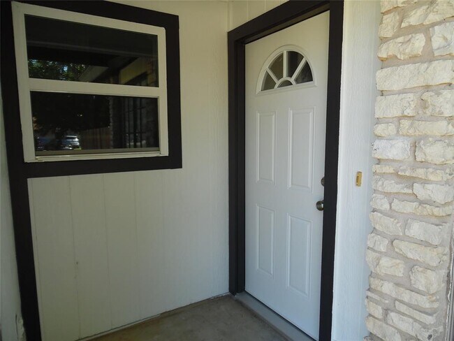 Foto del edificio - 7400 Dixie Dr