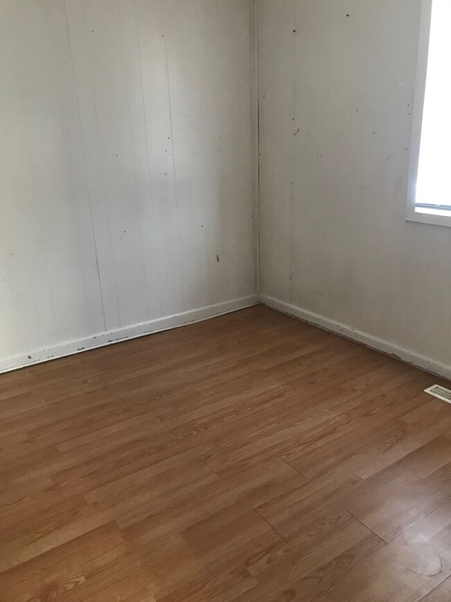 Building Photo - 1 Bed 1 Bath Unit in Sylvan Lake, AB