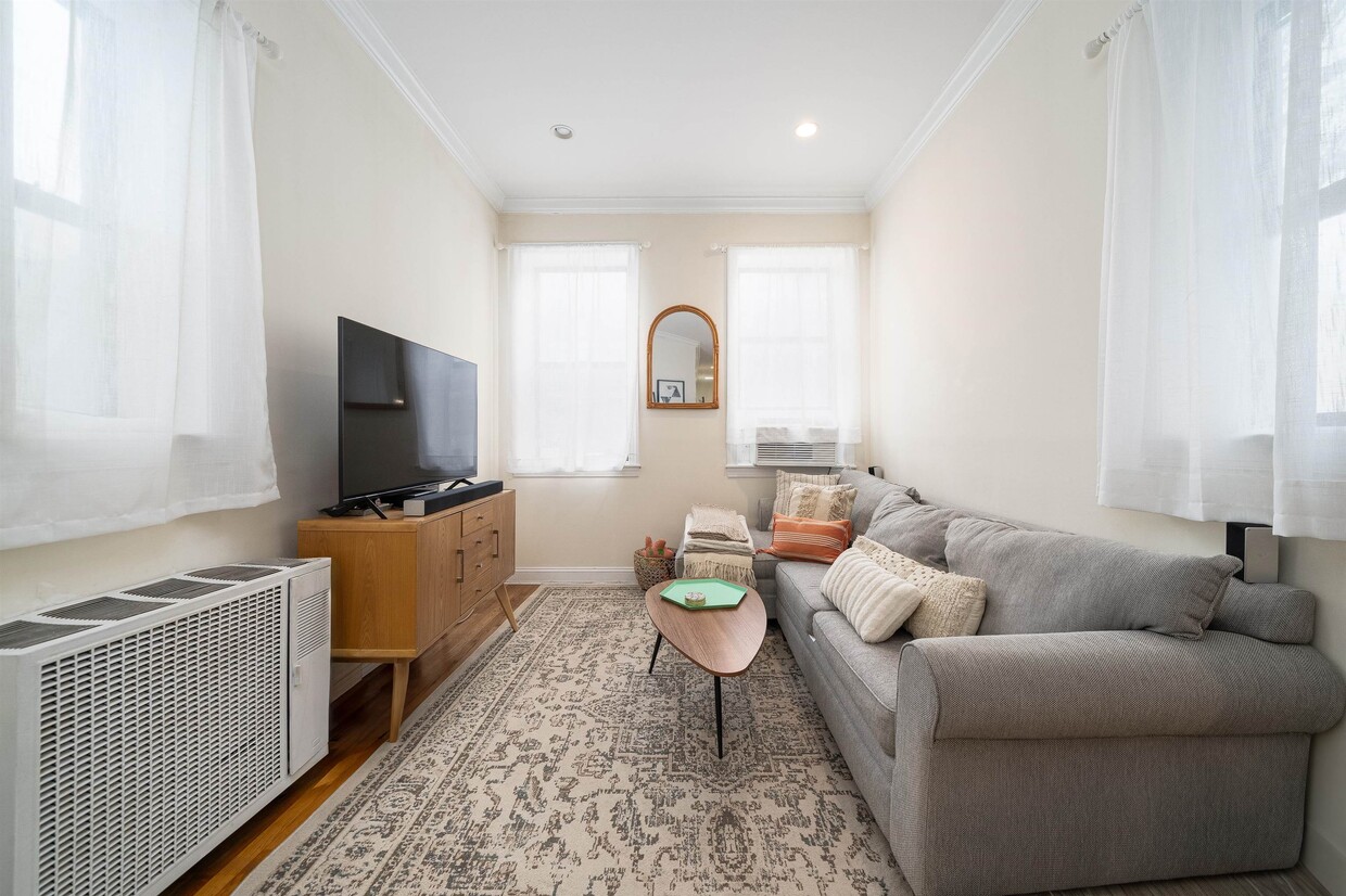 Foto principal - 264 9th St