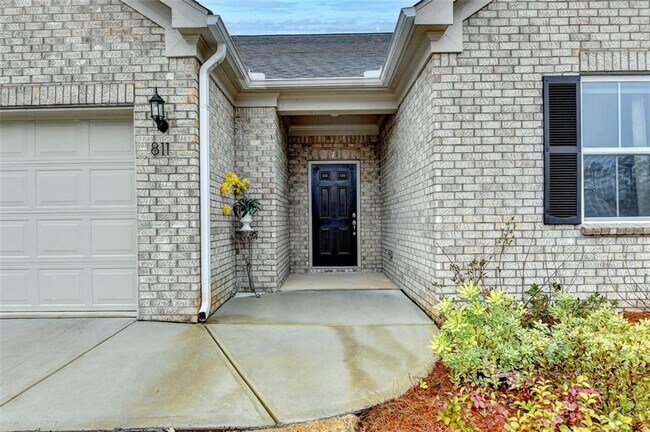 Building Photo - 811 Pineberry Ct