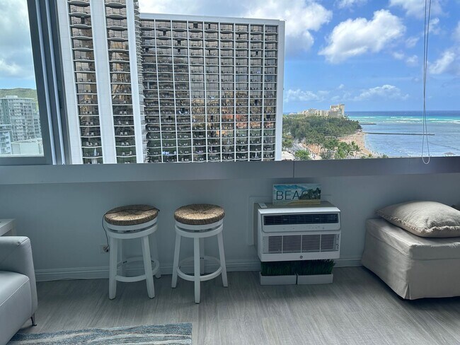 Foto del edificio - Waikiki Studio with Ocean Views