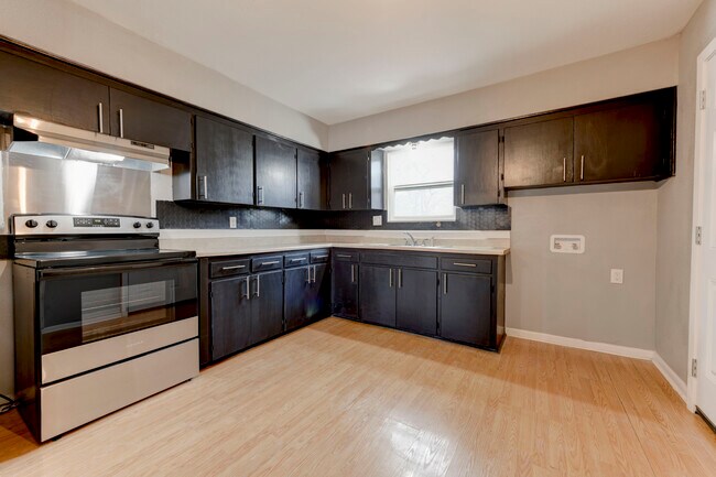 Foto del edificio - 619 W Lincoln Ave