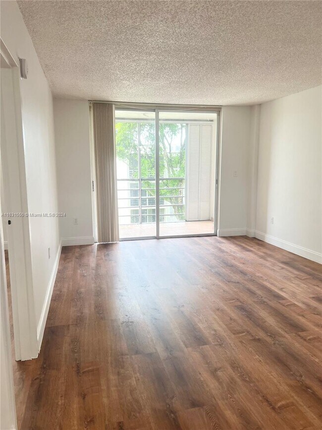 Foto del edificio - 14150 SW 84th St