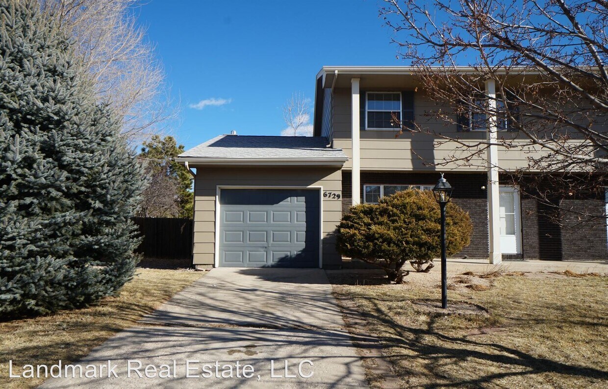 Foto principal - 3 br, 2 bath Apartment - 6729 Hampton Drive