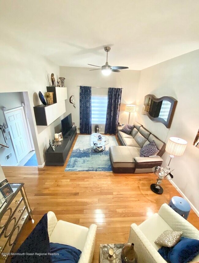 283 Clubhouse Dr, Middletown, NJ 07748 Condo for Rent in Middletown