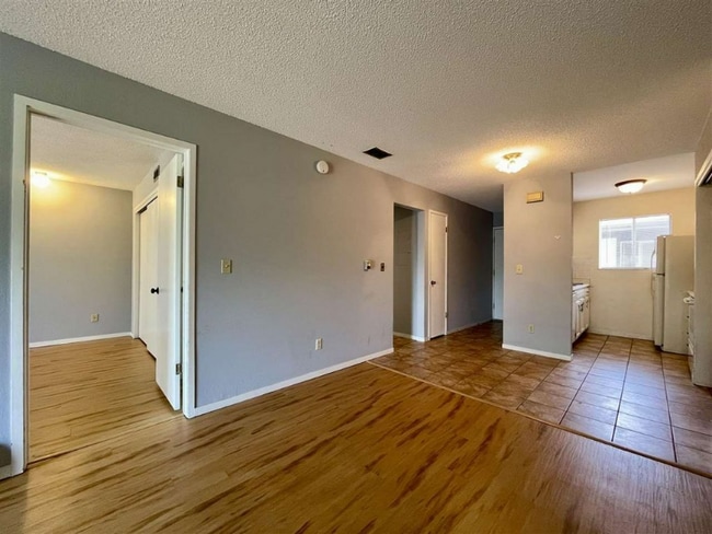 Photo - 3150 Lakeside Dr Apartment