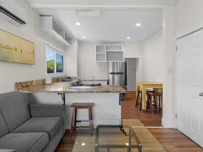 Foto del edificio - 3852-56 1st Ave