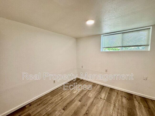 Building Photo - 1701 Sturgus Ave S