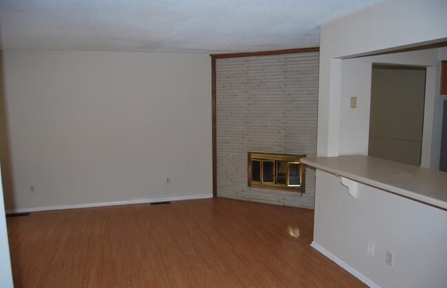 Building Photo - 4131 Victoria Dr