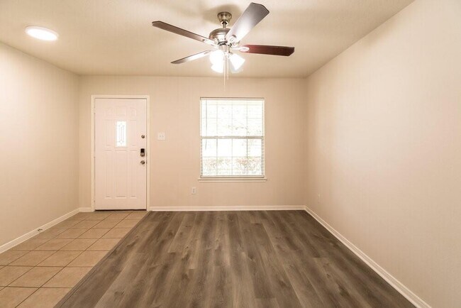 Building Photo - 19307 Arrow Grand Ct