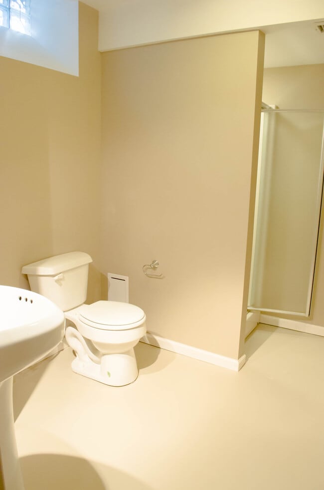 Building Photo - 5133 Kent Way