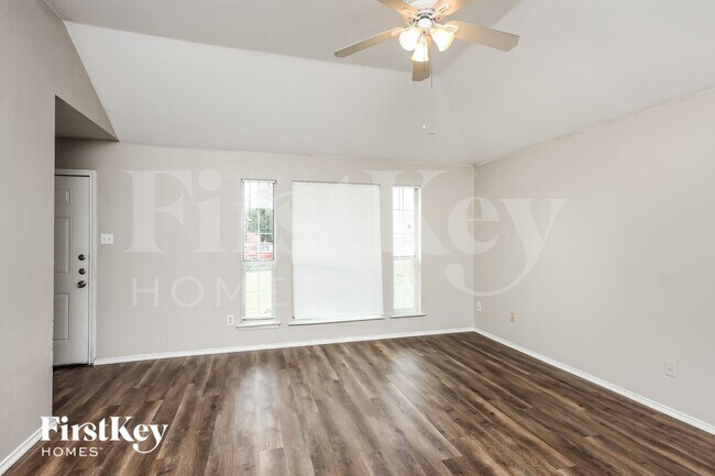 Foto del edificio - 1409 Marena Moore Way