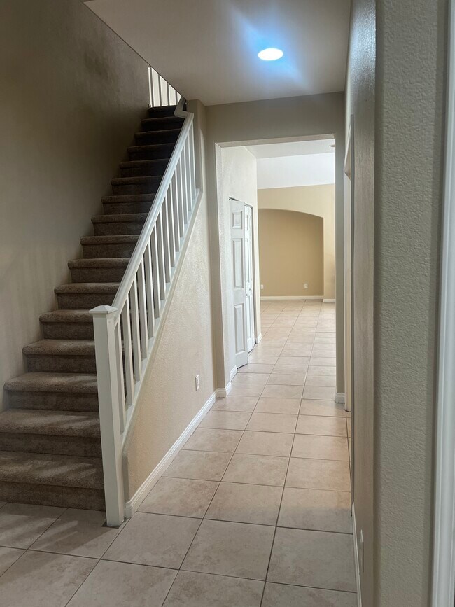 Foto del edificio - 7341 Rietz Canyon st
