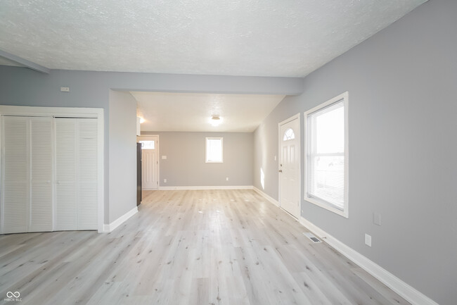 Building Photo - 1627 Englewood Dr