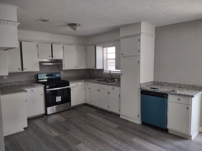 Foto del edificio - 18 Dogwood Dr