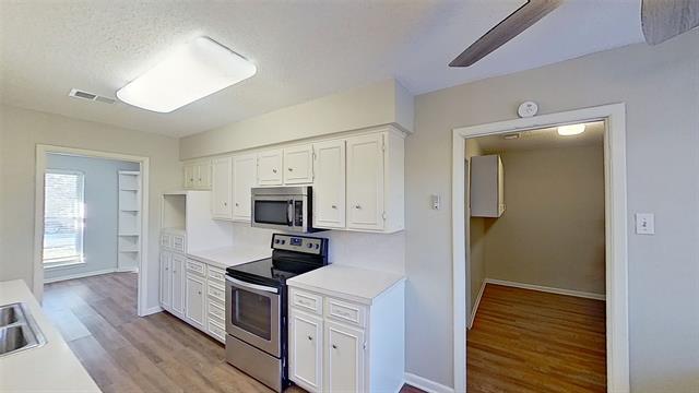 Building Photo - 3209 Dauphine Dr