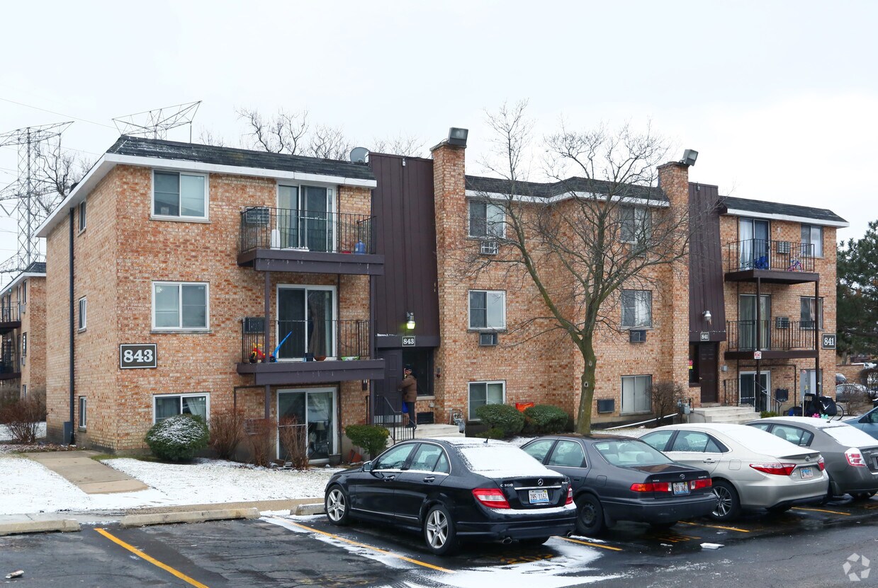 Foto principal - 841-843 W College Blvd