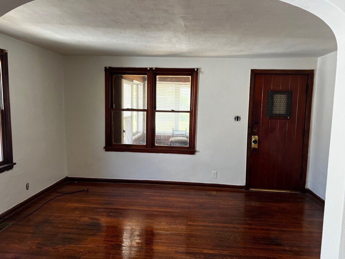 Primary Photo - 2409 Spencer Ave