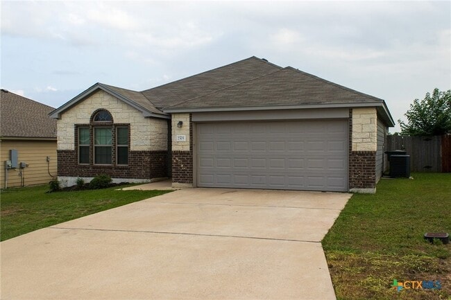 Building Photo - 2305 Vicksburg Ln