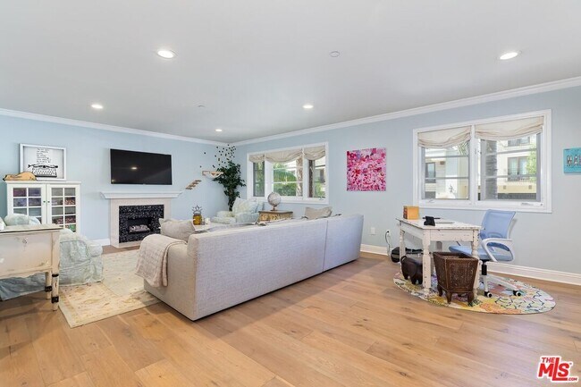 Foto del edificio - 11842 Darlington Ave