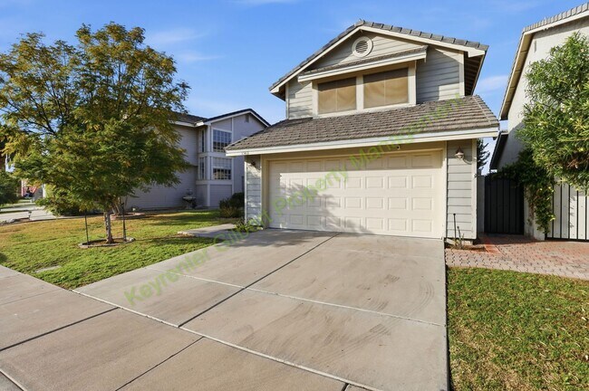 Foto del edificio - Lakefront Gilbert Home in Prime Location Near Parks, Shopping & Easy Freeway Access