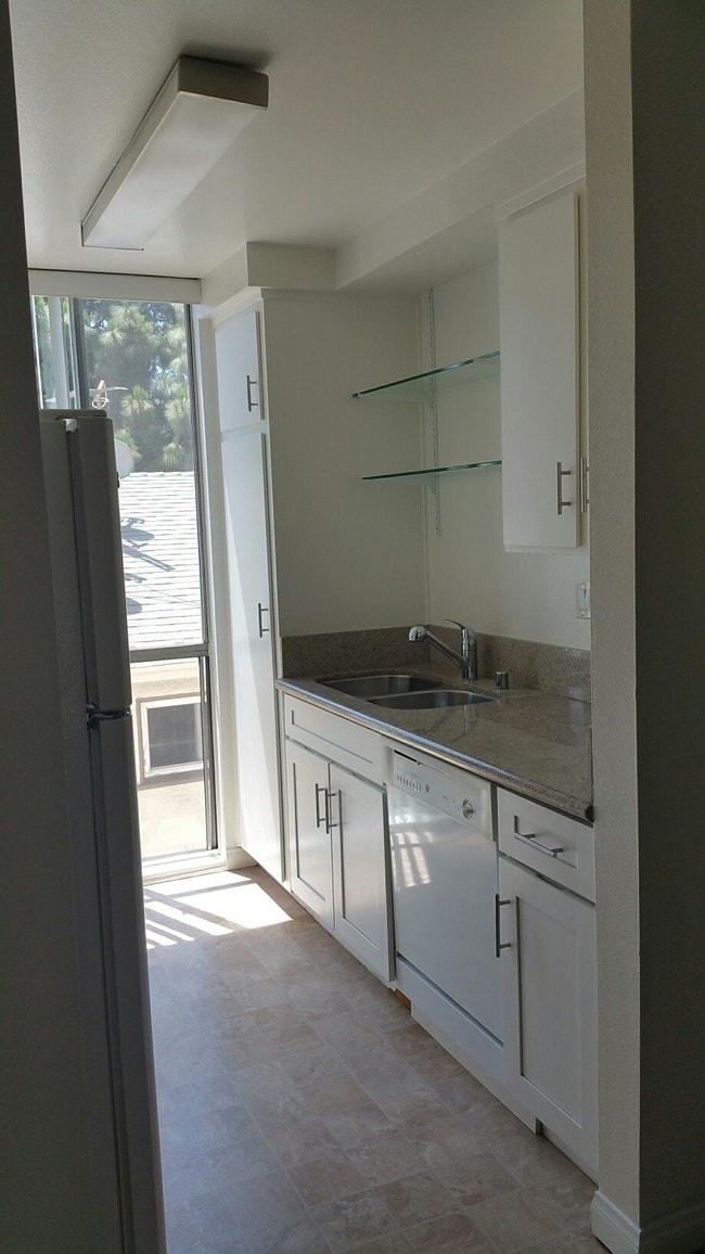 Building Photo - Glen Arbor Villas