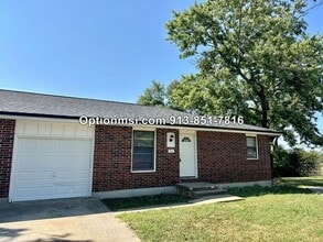 Building Photo - 1007 Locust St