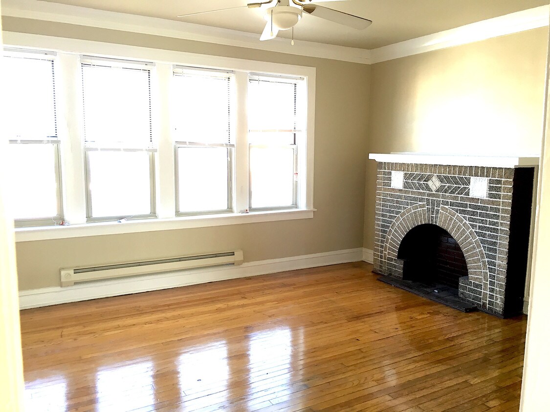 Primary Photo - 547 E 73rd St