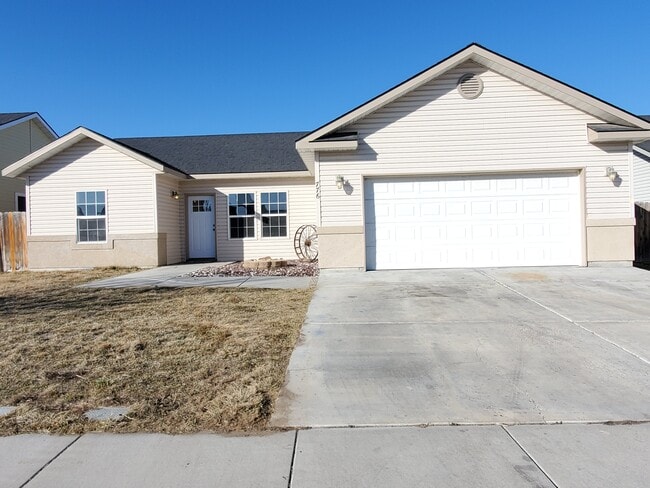 Building Photo - 776 Parkwood Dr
