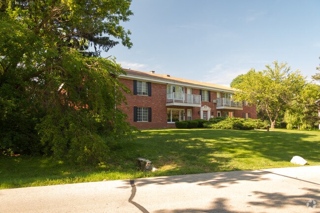Building Photo - 118-130 Heidel Rd