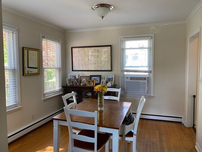 Foto del edificio - 32 Mead Ave