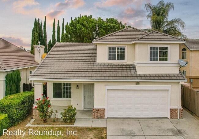 Foto del edificio - 4 br, 3 bath House - 1725 Countrywood Ln