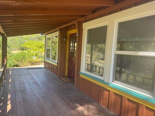 Building Photo - Peaceful Country Living