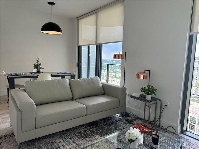 Foto del edificio - 121 NE 34th St