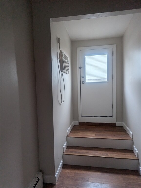 Foto del edificio - 581 Proctor Ave