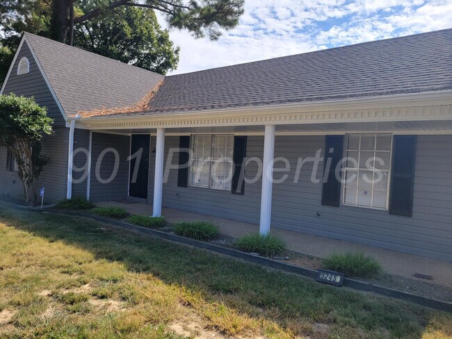 Building Photo - 5245 Braidwood Cove