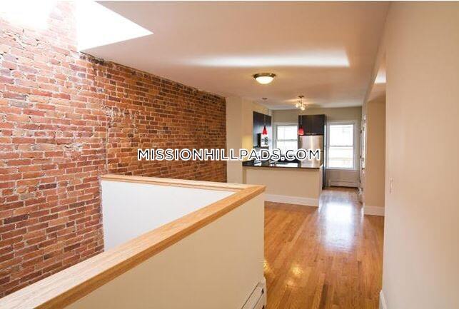 Building Photo - 14 Parker Hill Ave